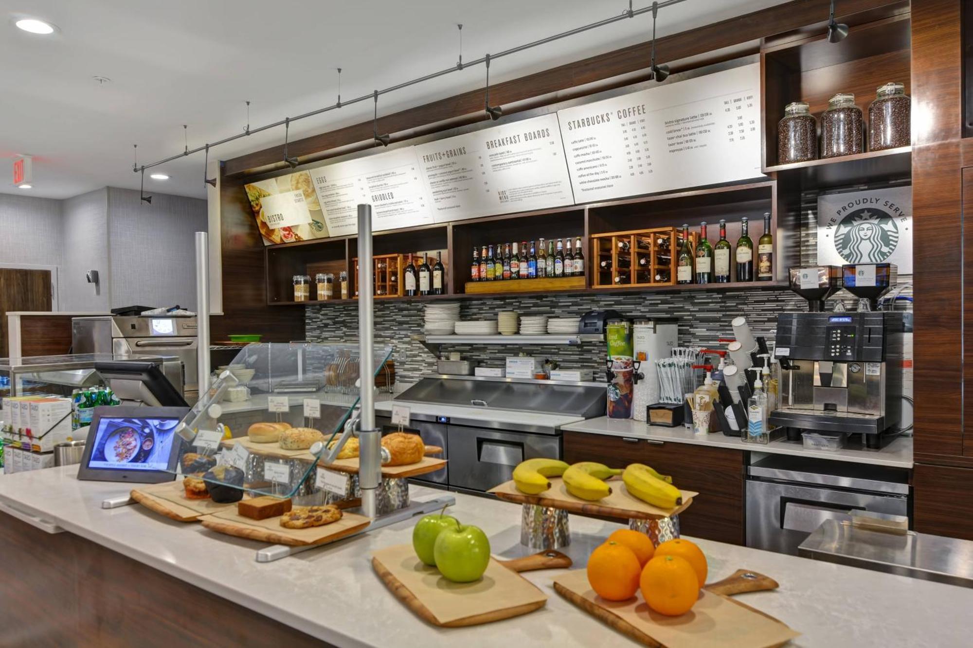 Courtyard By Marriott Long Island Islip/Courthouse Complex Hotel Сентръл Айслип Екстериор снимка